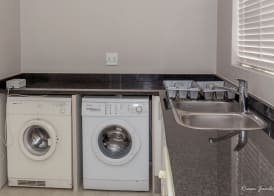 Ons C-Huis - Gansbaai Seafront Accommodation, back-up power 5