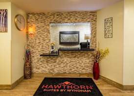 Hawthorn Extended Stay by Wyndham Saint Robert 4