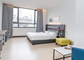 Liv Weibdeh Hotel Suites 3