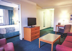 La Quinta Inn by Wyndham Moline Airport 4