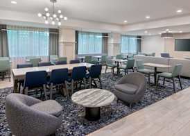 Hampton Inn Hartford/Airport 4