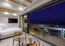 Soho SeaFront Suites 4