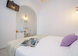 Hotel Anixis 4