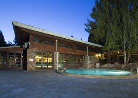Disney Sequoia Lodge + Tickets 2