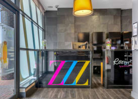 Roomzzz Aparthotel Leeds City West 3