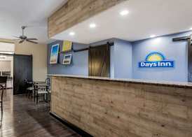 Days Inn & Suites by Wyndham Lodi 3