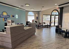 Days Inn by Wyndham Georgetown 5
