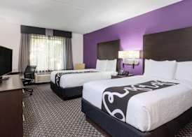 La Quinta by Wyndham Clifton/Rutherford 5