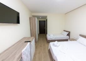 Esal Hotel 5