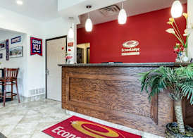 Econo Lodge Lawrence near University 3