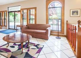 Super 8 by Wyndham Atchison 3