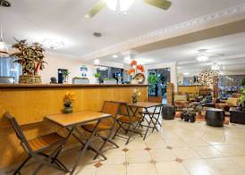 Days Inn by Wyndham Lake City 2