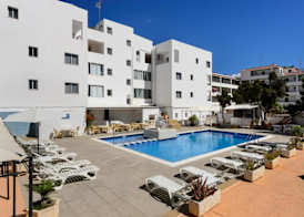 Apartamentos San Antonio Beach 5