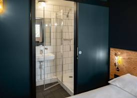 Eklo Hotels Bordeaux Centre Bastide 4