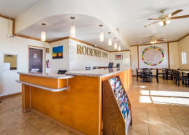 Rodeway Inn at Lake Powell 5