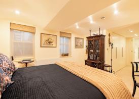 Large 4-bed 8-guests W/patio 1841 House Paddington 3