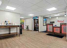 Red Roof Inn & Suites Tomah 2