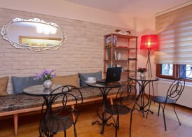 Three Apples Suites and Hotel 3