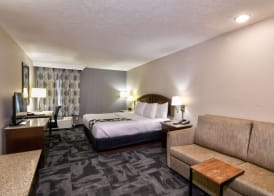 La Quinta by Wyndham Springfield South 5