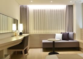 Pacific Hotel 4
