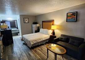 Days Inn by Wyndham Branson Ozarks 5