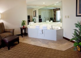 Holiday Inn Express & Suites COLUMBUS AT NORTHLAKE by IHG 2