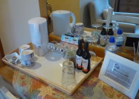 White Cottage Bed and Breakfast 5