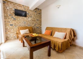 Contessa Apartments 5