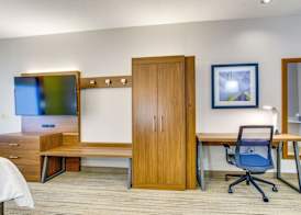 Holiday Inn Express VINCENNES by IHG 2