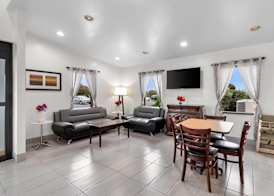 Travelodge by Wyndham Winchester 2