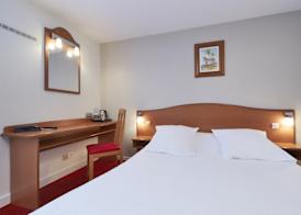 Kyriad Saint Quentin en Yvelines - Montigny 2