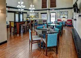 Hampton Inn Batesville 4