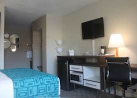 Howard Johnson by Wyndham Kingston 5