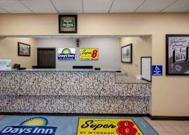 Days Inn by Wyndham Perrysburg Toledo 3