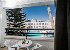 Anthea Hotel Apartments 4