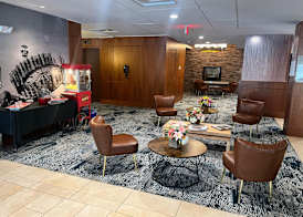 Randolph Hotel Liverpool Syracuse Airport West, Trademark 4