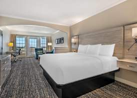 Comfort Suites Chincoteague Island Bayfront Resort 5