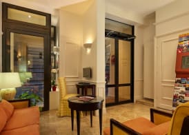 Austin's Arts Et Metiers Hotel 3