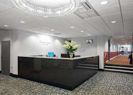 Ramada by Wyndham Jersey City 4