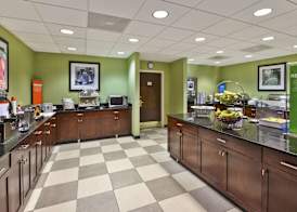 Hampton Inn & Suites Providence/Warwick-Airport 5