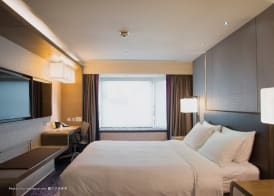 Royal Plaza Hotel 4