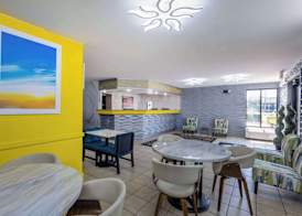 Days Inn & Suites by Wyndham Fort Bragg/Cross Creek Mall 3