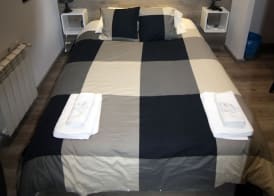 Hostal MH Fuencarral 5