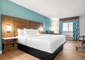 Clarion Pointe Springfield Southeast 4