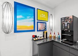Days Inn by Wyndham San Francisco S/Oyster Point Airport 4