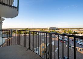 Orangewood Inn & Suites Kansas City Airport 3