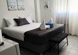 Aloha Inn 4