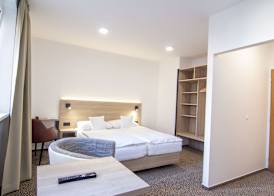 Hotel Avion 5