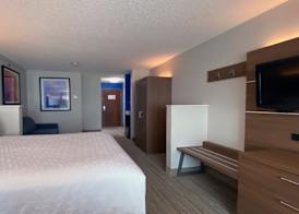 Holiday Inn Express & Suites SOMERSET CENTRAL by IHG 4