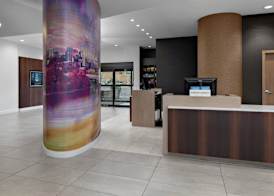 Courtyard by Marriott Edmonton Downtown 2